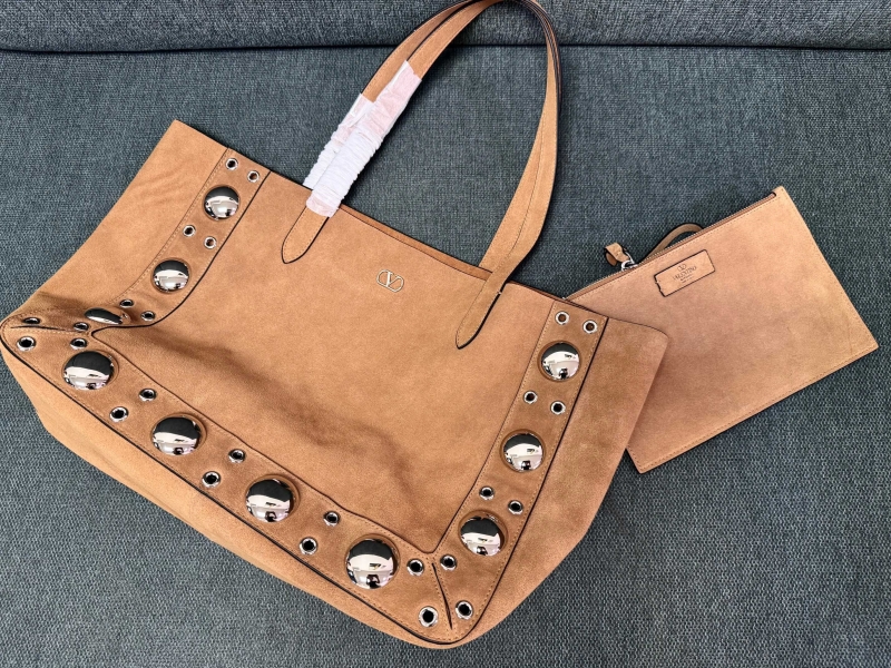 Va1e*ntin0 shopping bag